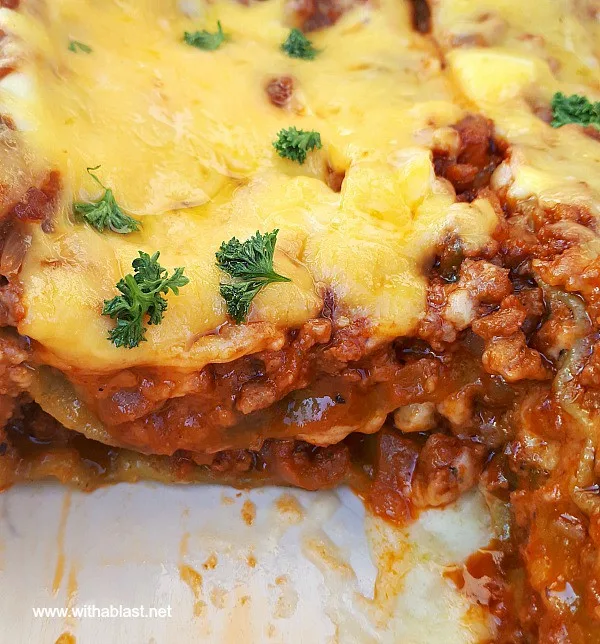 Absolutely delicious ! An easy, basic recipe for Beef Lasagna #Pasta #EasyRecipe #Lasagna