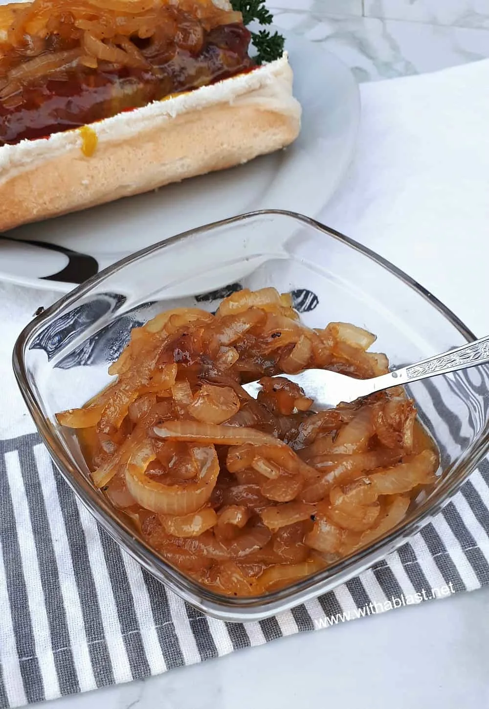 Quick Homemade Balsamic Caramelised Onions is perfect to serve with steaks, sandwiches, hot dogs, burgers. Also delicious on the side with a hearty breakfast !