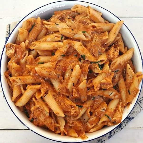 Lightly spiced, creamy Cajun Chicken Pasta makes a delicious, quick [20 minutes!] and easy dinner. Very filling and a wonderfully comforting dish !