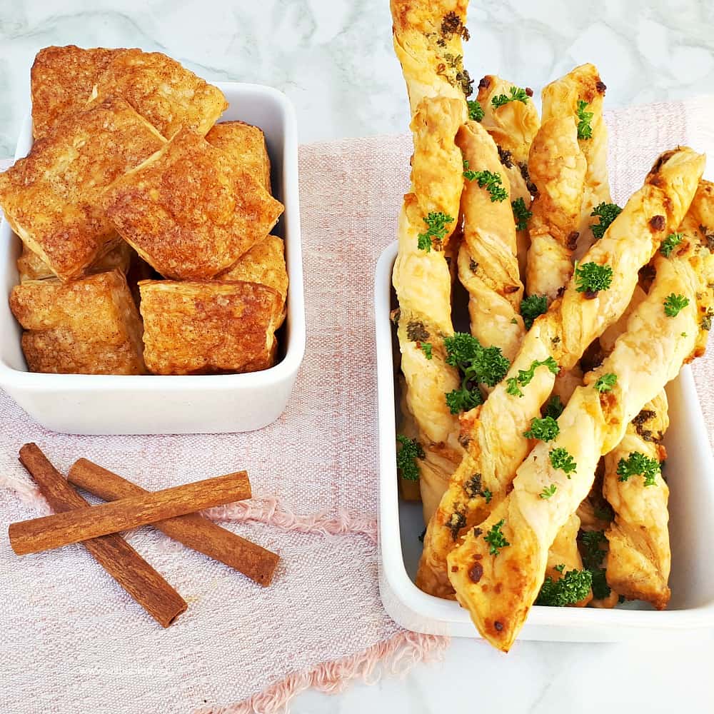  picadas de açúcar de canela e Canudos De Alho Parmesão