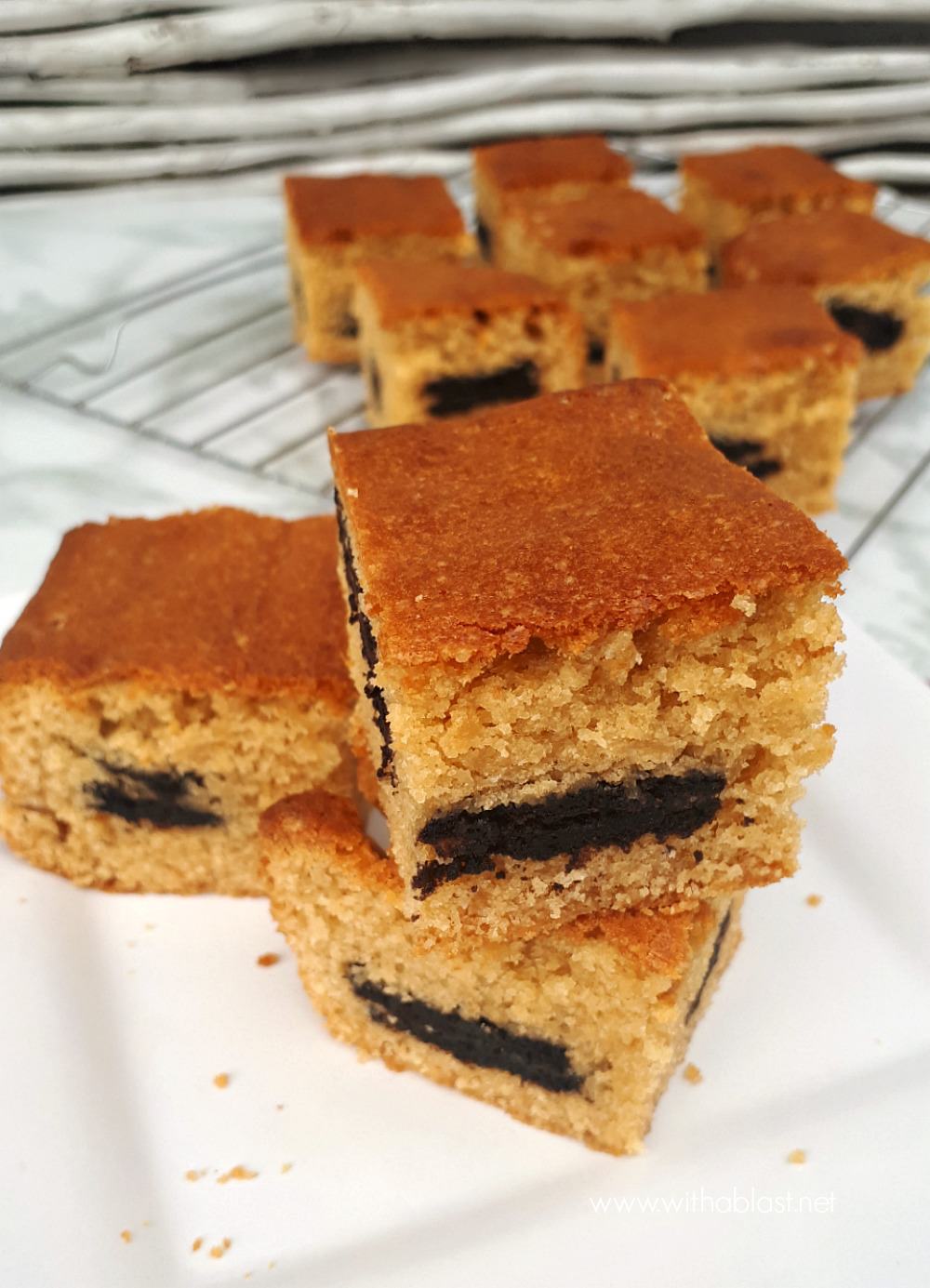 Moist Peanut Butter Oreo Blondies are a quick and easy sweet treat to make, loaded with peanut butter and stuffed with Oreo cookies !