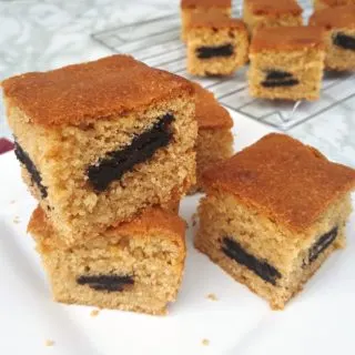 Peanut Butter Oreo Blondies