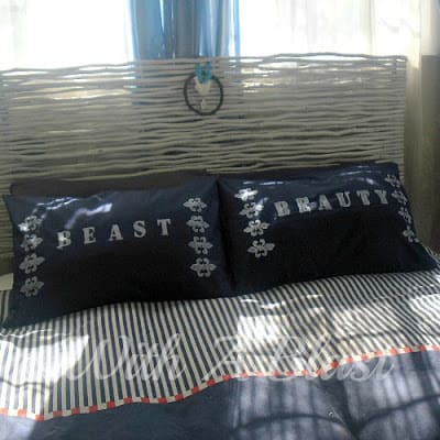Beauty and Beast Pillows (Easy DIY}) #diy #crafts #fabricpainting #painting #stencil