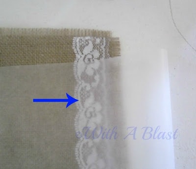 No-Sew Rose & Lace Burlap Placemats      #fabricstenciling #stencil #nosew #burlap #crafts #placemats