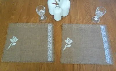 No-Sew Rose & Lace Burlap Placemats      #fabricstenciling #stencil #nosew #burlap #crafts #placemats