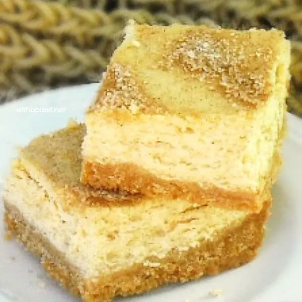 Fall flavors at it's best in this totally addictive Spiced Cinnamon Honey Cheesecake - creamy cheesecake on a Ginger cookie crust Fall flavors at it's best in this totally addictive Spiced Cinnamon Honey Cheesecake - creamy cheesecake on a Ginger cookie crust