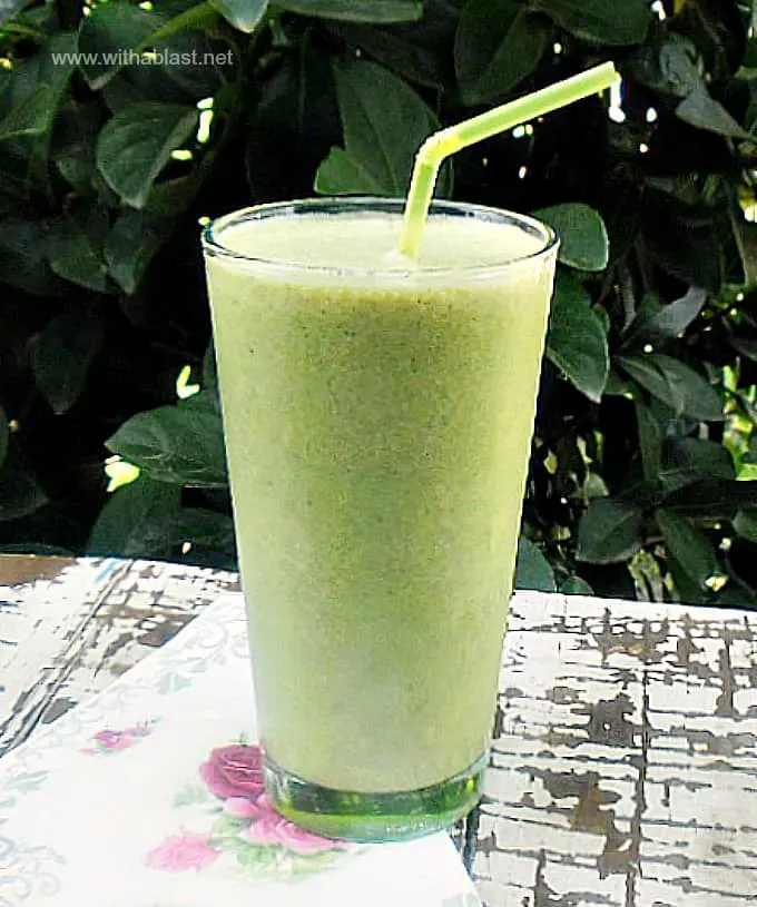 Green Elvis Smoothie is a good for you, healthy and most of all, delicious smoothie to start your morning with - or to give you a boost mid afternoon !