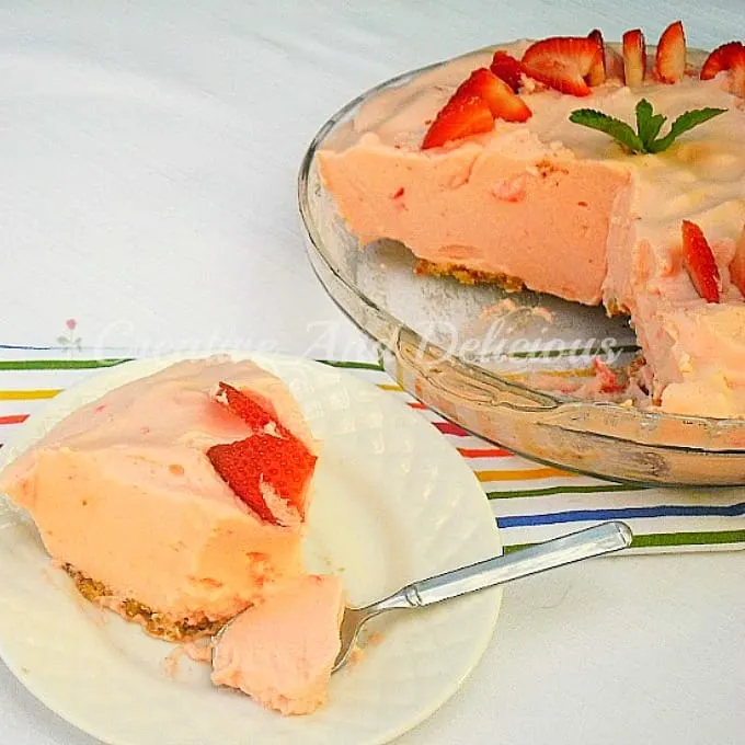 Skinny Strawberry Cream Pie