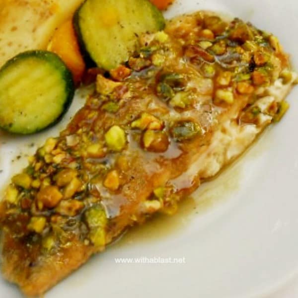 Juicy, baked Salmon with a delicious Pistachio topping !