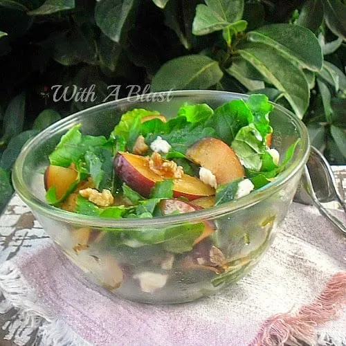 Plum Arugula and Walnut Salad ~ Delicious combination of sweet Plums, Arugula and crunchy Walnuts #Salad #PlumSalad