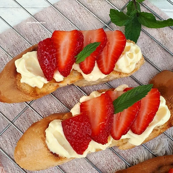 Strawberry Mascarpone Bruschetta 