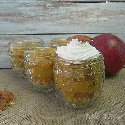 Apple Pie Jars is an all time popular Apple Pie, but in a Jar ! No-bake, no-fuss with these buttery, syrupy, spicy desserts