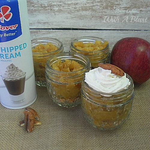 Apple Pie Jars is an all time popular Apple Pie, but in a Jar ! No-bake, no-fuss with these buttery, syrupy, spicy desserts 