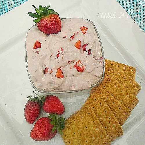 Strawberry Cheesecake Dip with only 4 Ingredients ! 3 minutes to make, some chilling time .. and you have a delicious dip for biscuits, cookies, wafers and fruit !