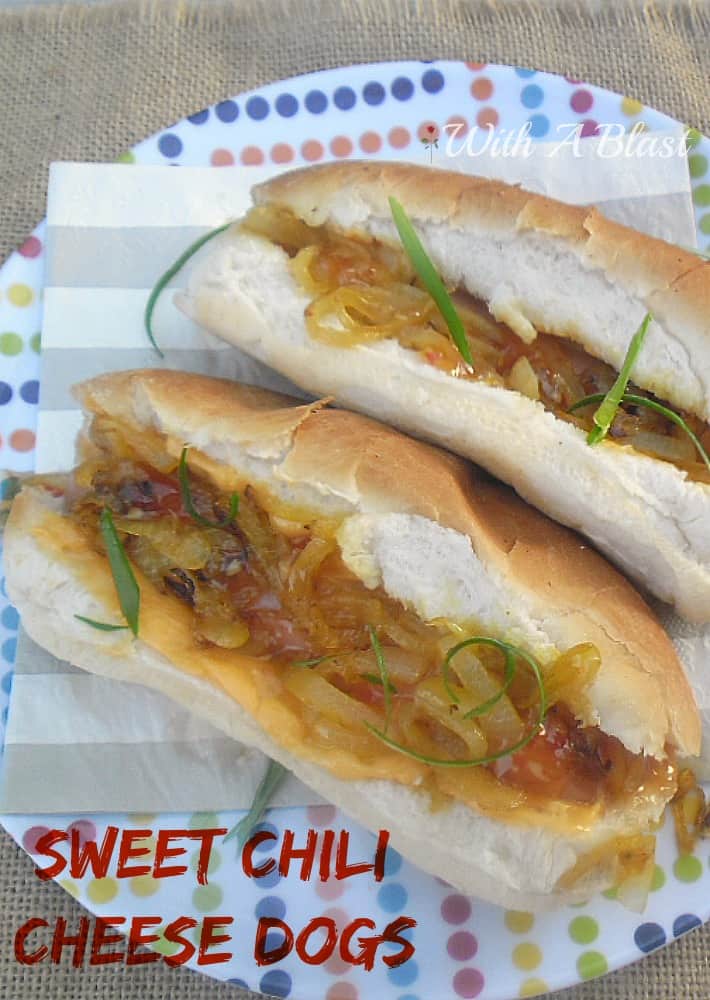 Sweet Chili Cheese Dogs ~ Quick & easy light dinner or lunch #Hotdogs #SweetChili #Sandwiches