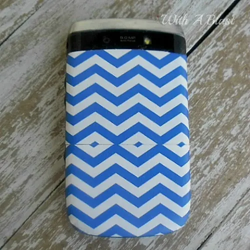 Cellphone Back Cover Makeover ~ How to update your cellphone's back cover in under 10 minutes easily #DuctTape #Crafts Cellphone Back Cover Makeover ~ How to update your cellphone's back cover in under 10 minutes easily #DuctTape #Crafts