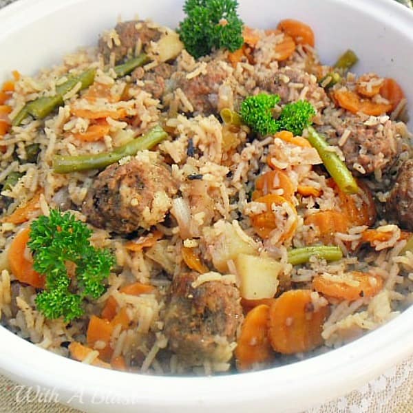 We all love easy dinner recipes especially when using fresh vegetables and this One-Pot Meatball and Rice Dinner is ideal [with substitutions given]