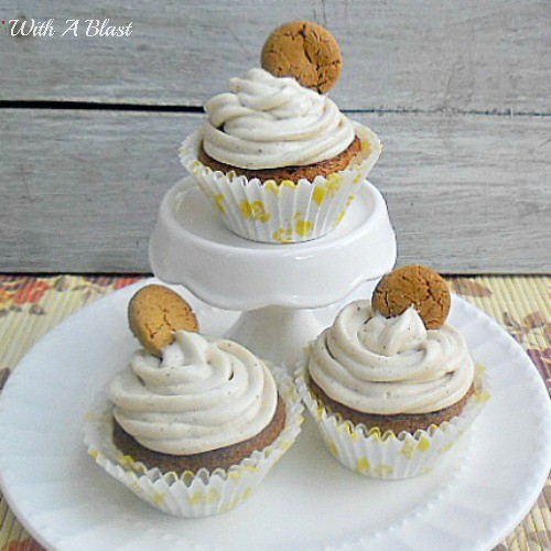 Delicious Holiday flavors in these Ginger Bread Cupcakes (2 methods of baking) and the Cinnamon Cream Cheese Frosting is so decadent