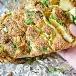 2 Cheeses Garlic and Onion Pull-Apart Bread