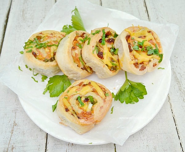 Bacon and Cheese Crispy Pinwheels ~ These scrumptious Pinwheels are crispy, more like a biscuit, and together with the filling makes a delicious appetizer or party snack which will fly off your party platter