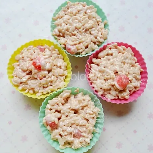 Rice Krispie Cupcakes for Valentine's Day is a no-bake sweet treat. The Rice Krispies and the surprise Jelly candies make these a hit every time !
