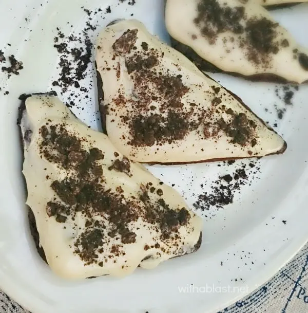 Oreo Cake Triangles (Sandwich Maker) ~ Moist, soft OREO Cake Triangles with a silky, smooth topping, made quickly in your sandwich maker !