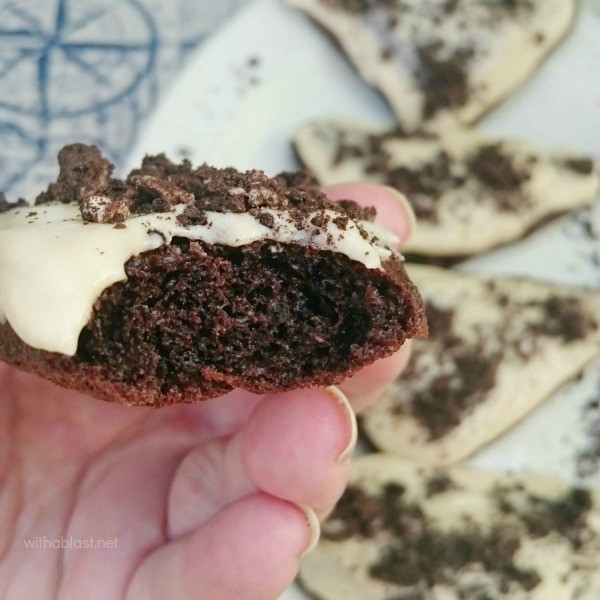 Oreo Cake Triangles (Sandwich Maker) ~ Moist, soft OREO Cake Triangles with a silky, smooth topping, made quickly in your sandwich maker !