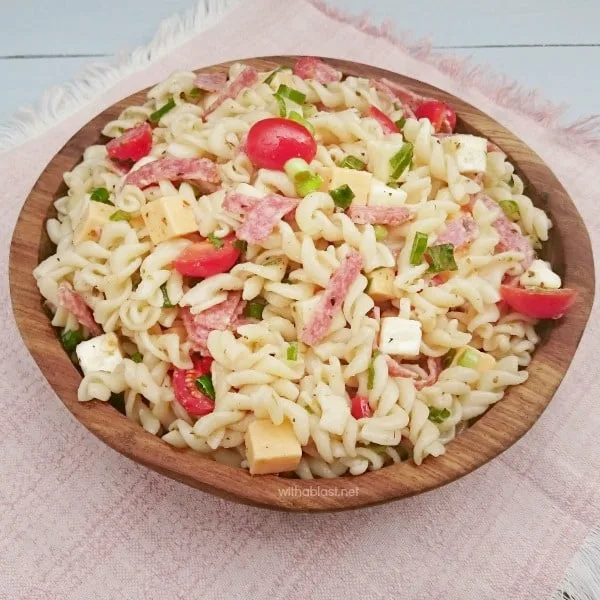 Next best thing to a Pizza on a hot day ? This Pizza Pasta Salad which can be made ahead, and only gets better with time ! Pizza Pasta Salad