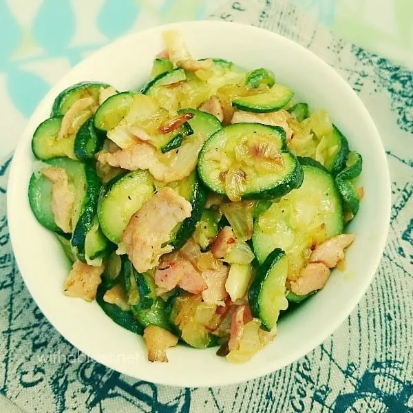Zucchini with Bacon and Onion 