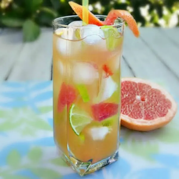 Malibu Summer Fun The most FUN, refreshing Malibu Cocktail for this Summer ! Looks very inviting with the green and pink/red fruit pieces and a non-alcoholic alternative is also given.