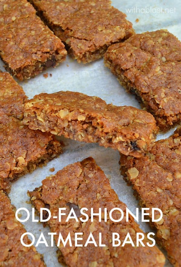 Mix-n-bake Old-Fashioned gooey Oatmeal Bars ~ perfect snack to add to the lunch box 