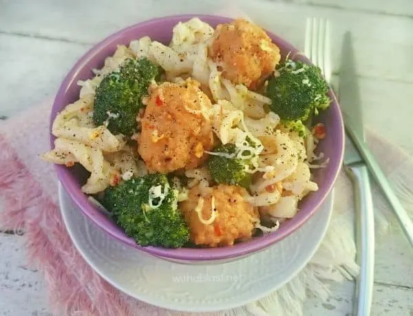 These Pork Meatballs and Broccoli makes a delicious, quick & easy week night Pasta dinner Pork Meatballs and Broccoli Pasta