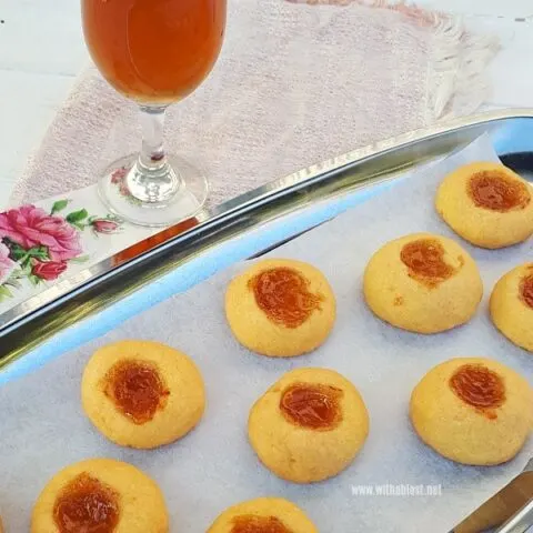 Cheddar Cookies