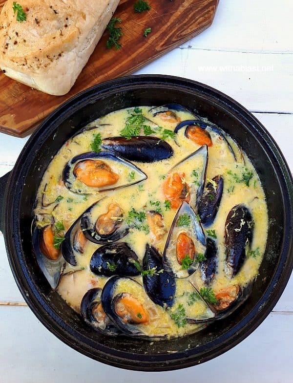 Mussels in Lemon Garlic-Butter Sauce