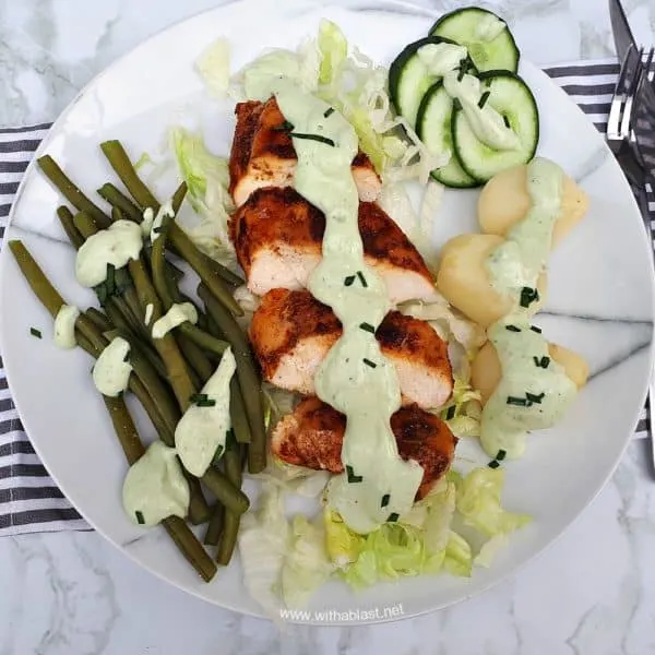 Chicken and Green Bean Salad with Blue Cheese Dressing - cool, fresh and light, perfect as a light dinner or lunch - healthy, low-fat all-in-one-meal 