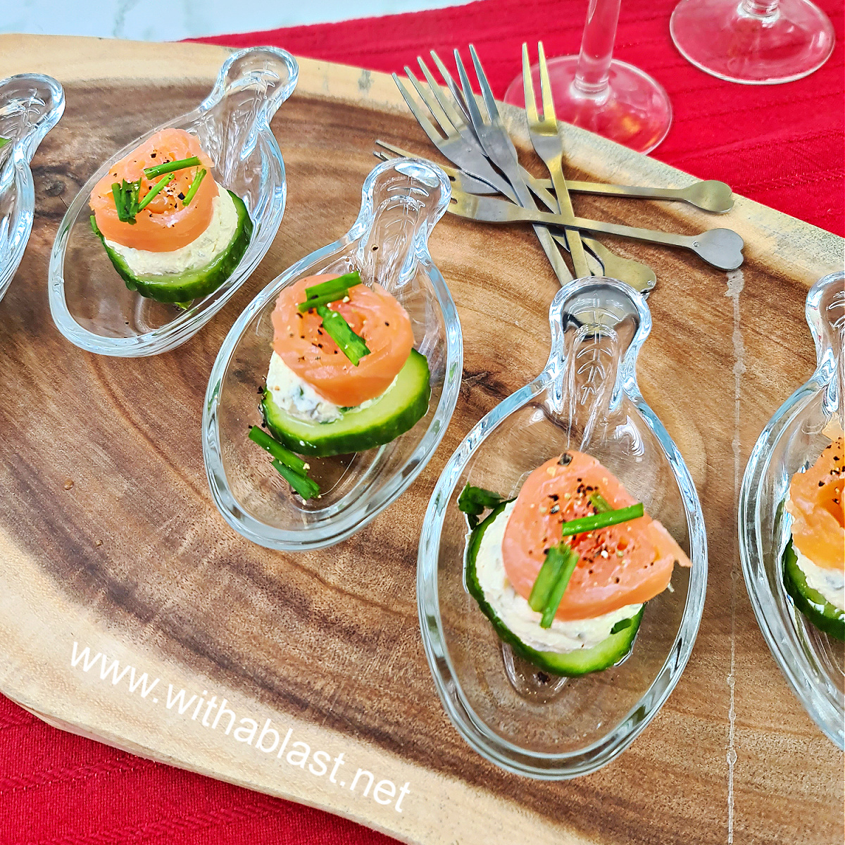 Smoked Salmon Cucumber Appetizers