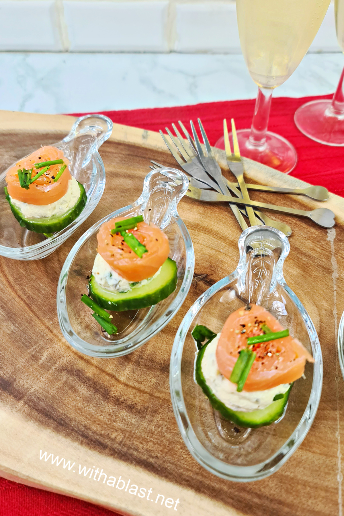 Smoked Salmon Cucumber Appetizers