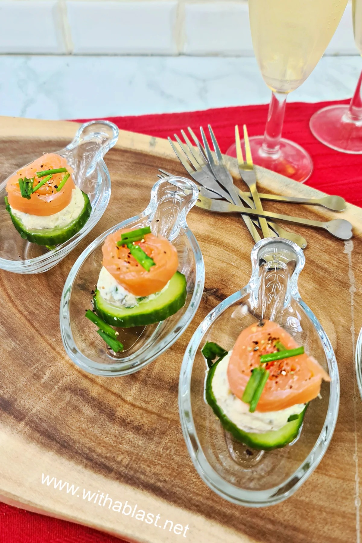 Smoked Salmon Cucumber Appetizers